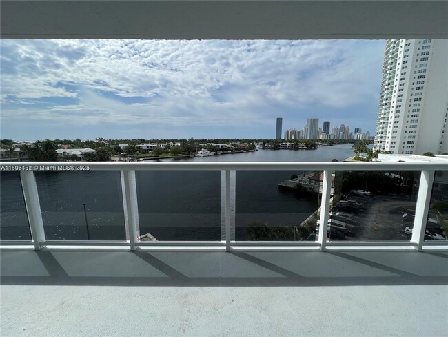 Building Photo - 20515 E Country Club Dr