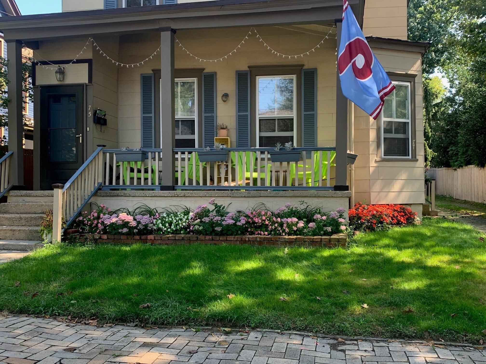 Building Photo - 75 Centre St