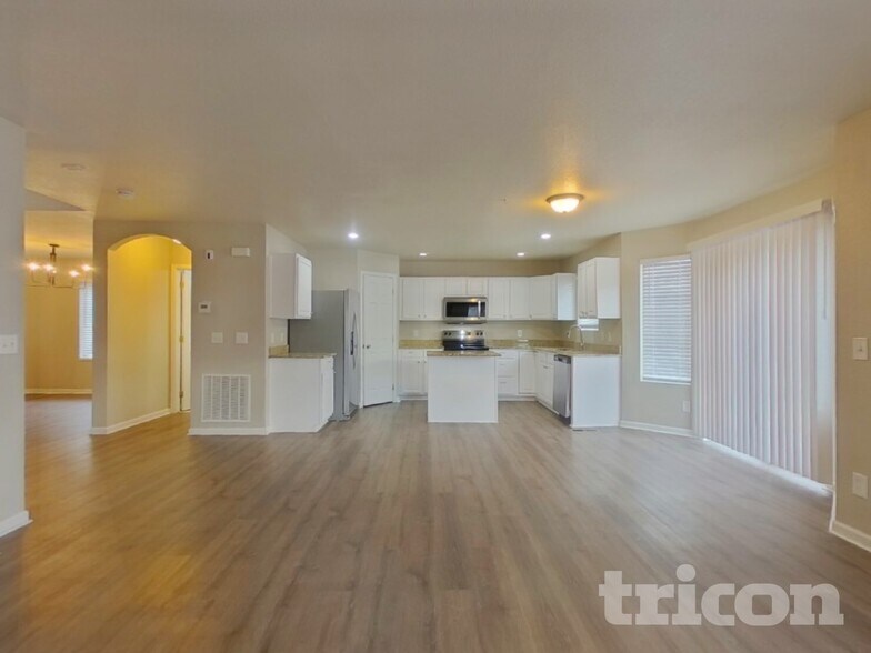 Building Photo - 1933 Prairie Hill Dr