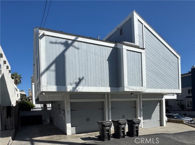 Building Photo - 301 18th St