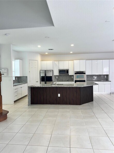 Building Photo - 11388 NW 68th St