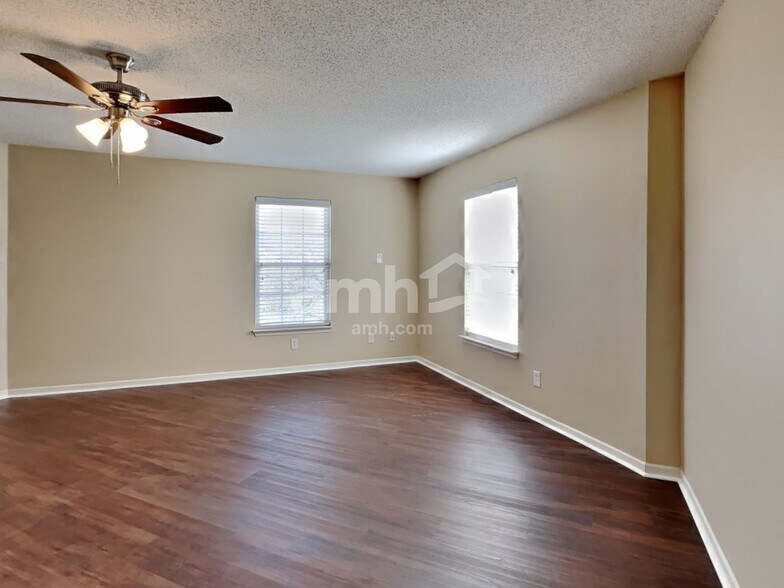 Building Photo - 6709 Everbloom Ln