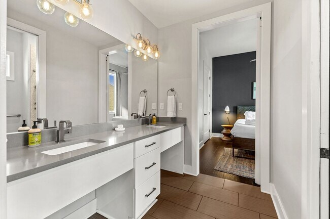 Building Photo - 1224 2nd Ave S