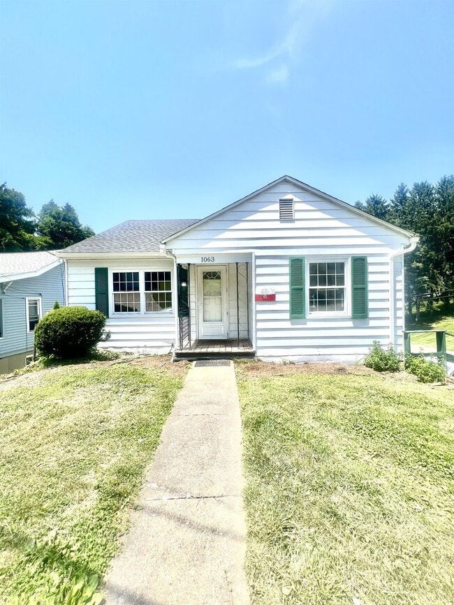 Building Photo - 1063 Charles Ave