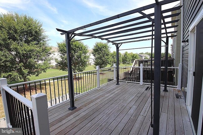 Building Photo - 185 Magellan Dr
