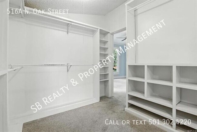 Building Photo - 516 N Oak St
