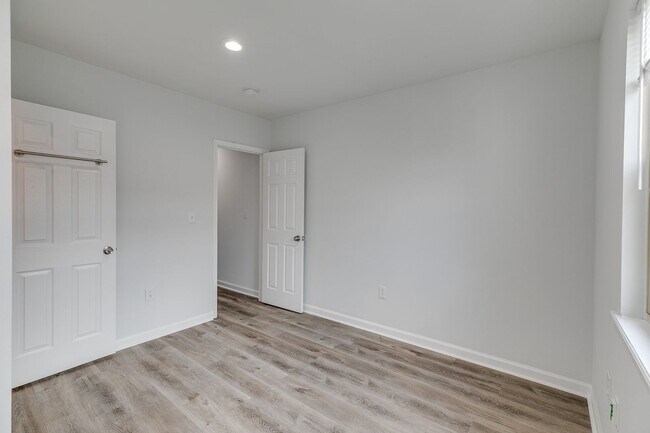 Building Photo - Brand New Luxury Temple Apartments