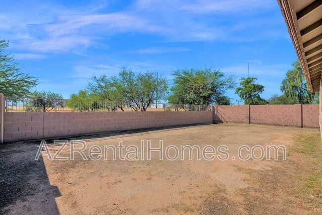 Building Photo - 11187 W Tonto St