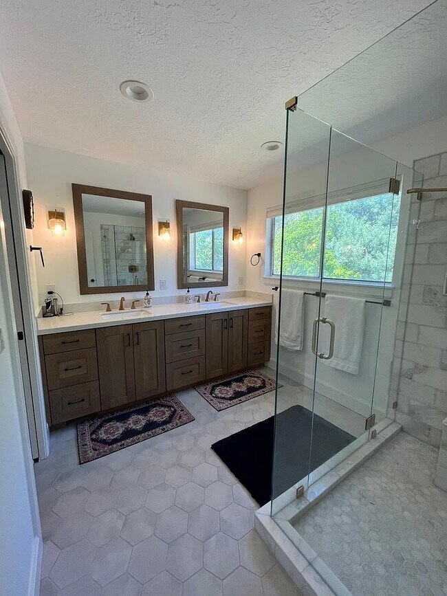 Building Photo - 10361 Ashley Park Dr