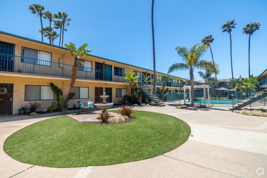 Courtyard - Kona Kai West