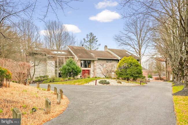 Building Photo - 6614 Corina Ct