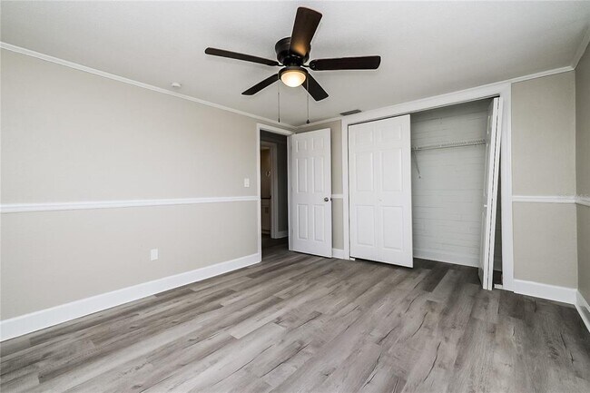 Building Photo - 12906 Kings Manor Ave