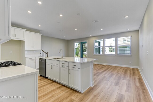 Building Photo - 14167 Pier Ln