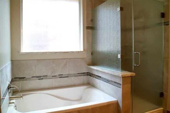 Building Photo - 22017 Royal Timbers Dr