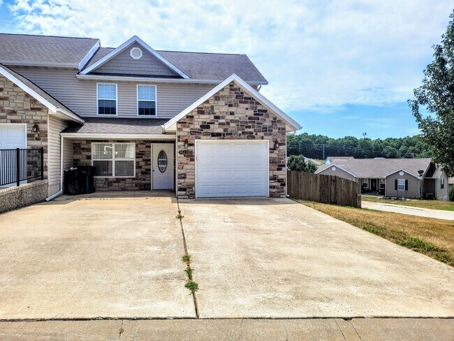 Building Photo - 16239 Holy Cross Ln
