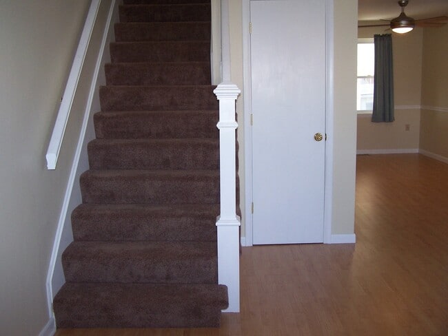 Building Photo - Rent Special on this Three Bedroom Home