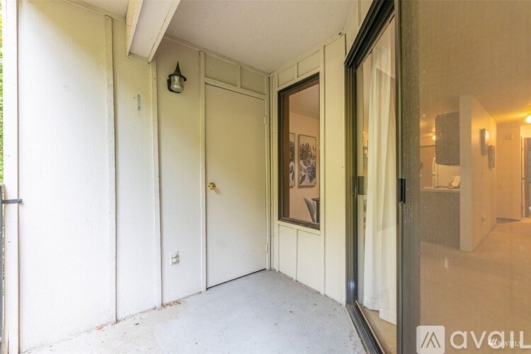 Building Photo - 12742 NE 116th Ln