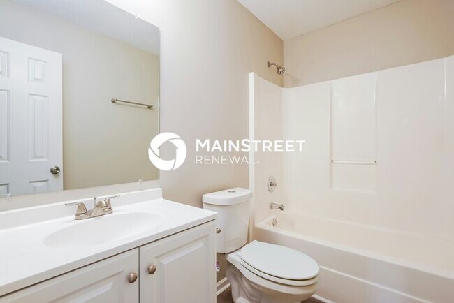 Building Photo - 5 Bedroom Pet-Friendly Home in Douglasville, GA with Main Street Renewal