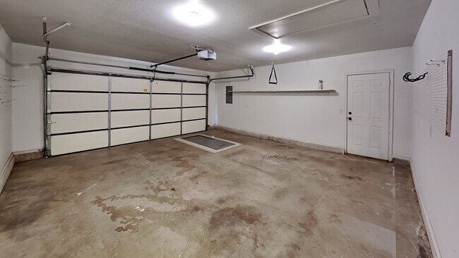 Building Photo - 3 Bedroom with Office in Edmond