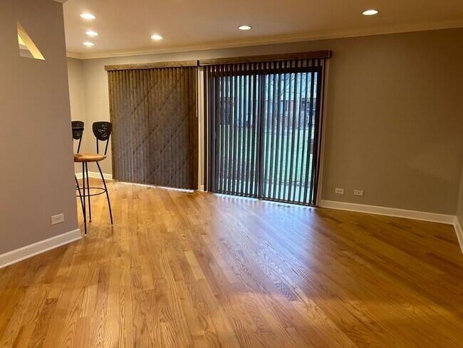 Building Photo - 734 Plum Tree Ct