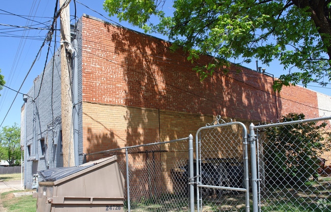 Building Photo - Clark Apartments