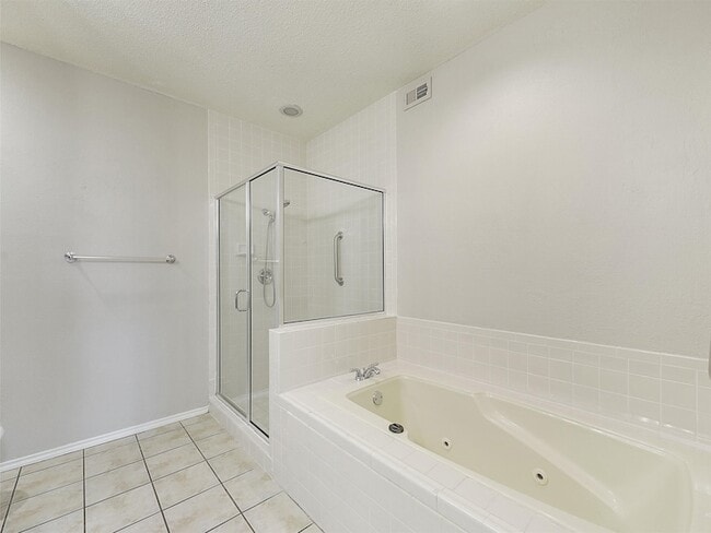 Building Photo - 3109 Devonshire Dr