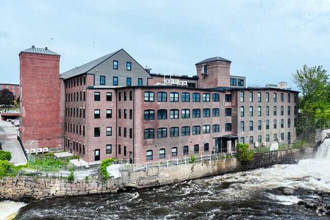 Primary Photo - The Lofts at Saco Falls