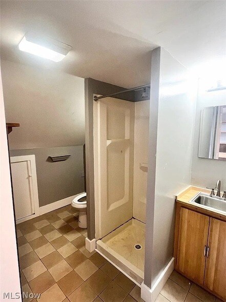 Building Photo - 1304 W 64th St