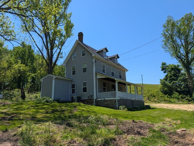 Building Photo - 4 Bedroom Darlington Home Near State Park