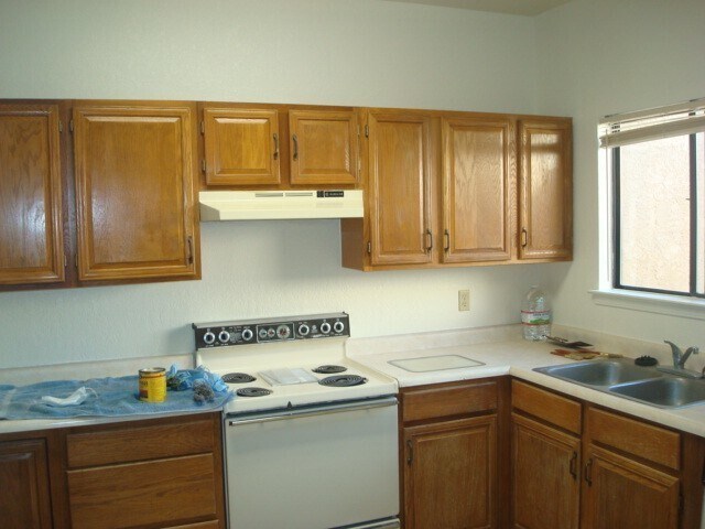 Building Photo - Cute Townhouse in Excellent Location