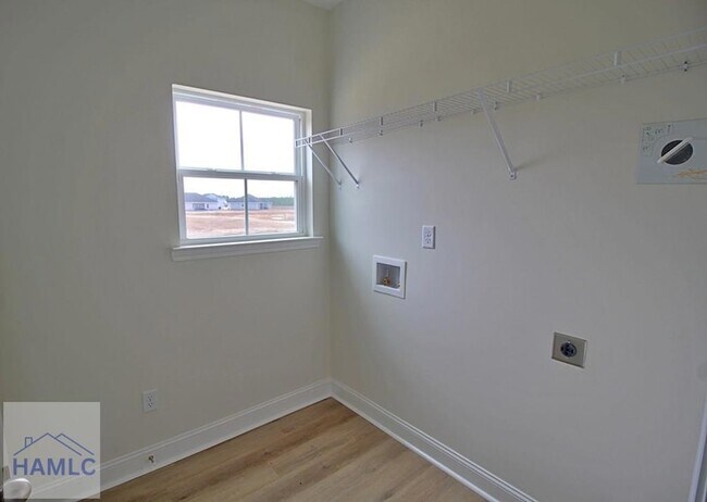 Building Photo - 149 W Franklin St