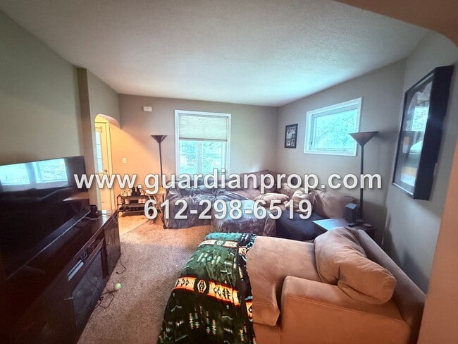 Building Photo - House in Midway Available September 1, Updated Kitchen & Bath, Fenced Yard, 2 Car Garage