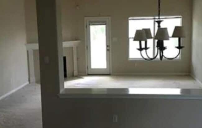 Building Photo - 811 Shadow Creek Blvd