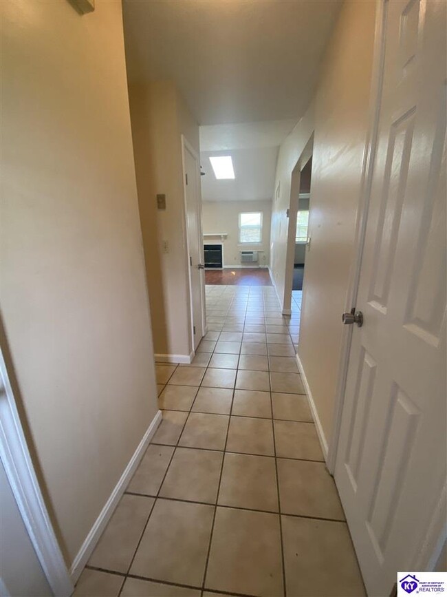 Building Photo - 501 Independence Ct