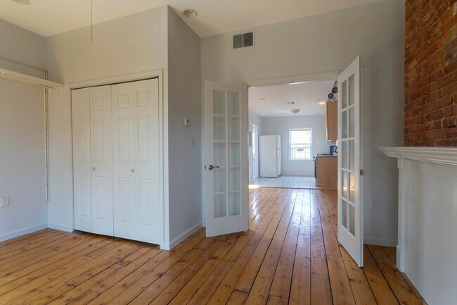 Building Photo - 294 Pavonia Ave