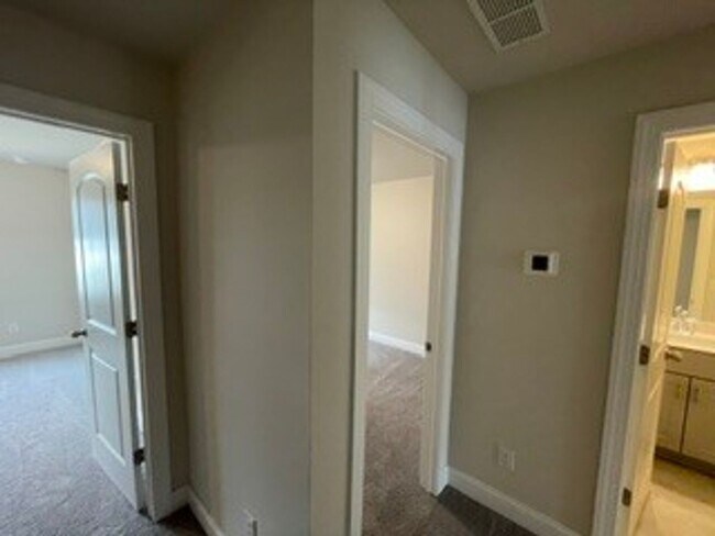 Building Photo - 4506 Skywood Ln