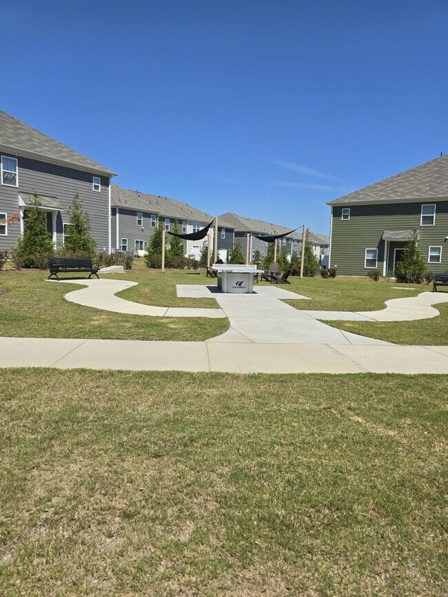 Building Photo - New Construction 3BR/2.5BA Townhome in Monroe