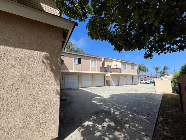 Building Photo - 702 Jay Cir