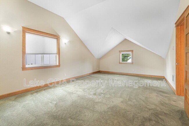 Building Photo - 3270 N Waterwood Ln