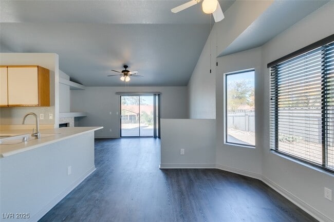 Building Photo - 1670 Rocking Horse Dr