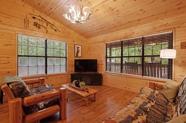 Building Photo - 206 Orca Rd