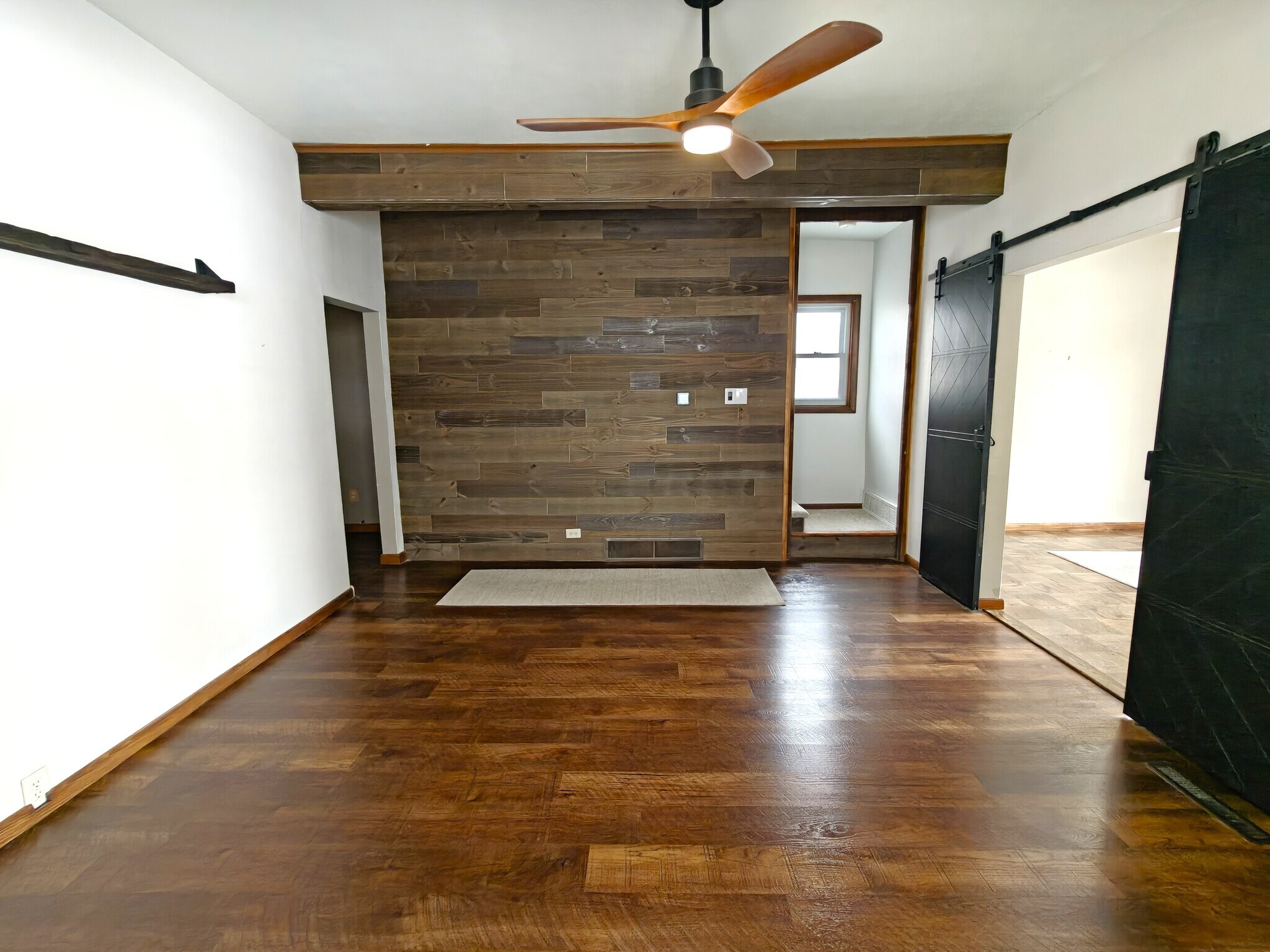 LIVING ROOMb - 1011 E Grand Ave