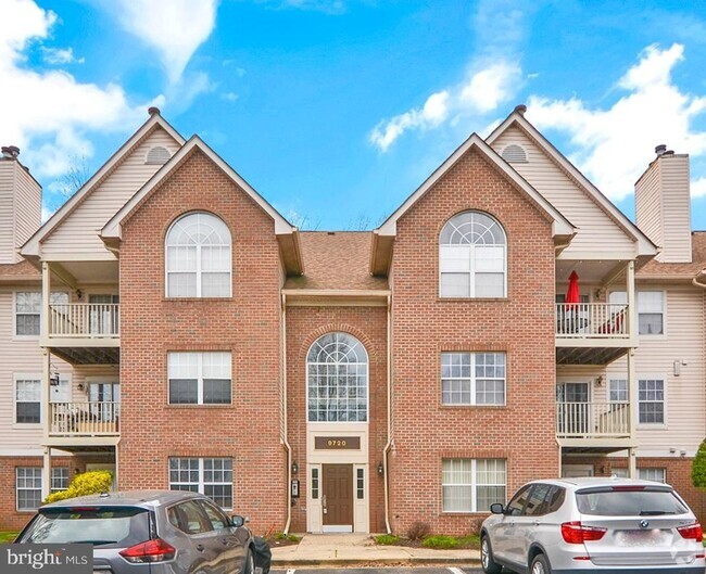 Building Photo - 9720 Lake Pointe Ct
