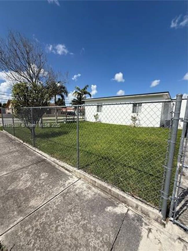 Building Photo - 2445 SW 90th Ave