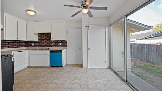 Building Photo - 4 Bedroom home with RV parking
