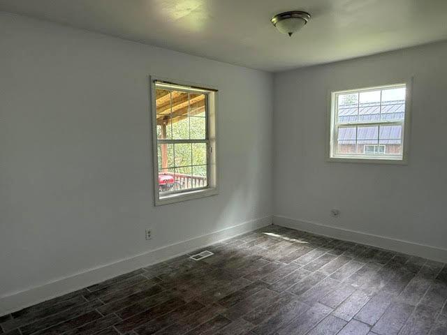 Building Photo - 210 W James Cir