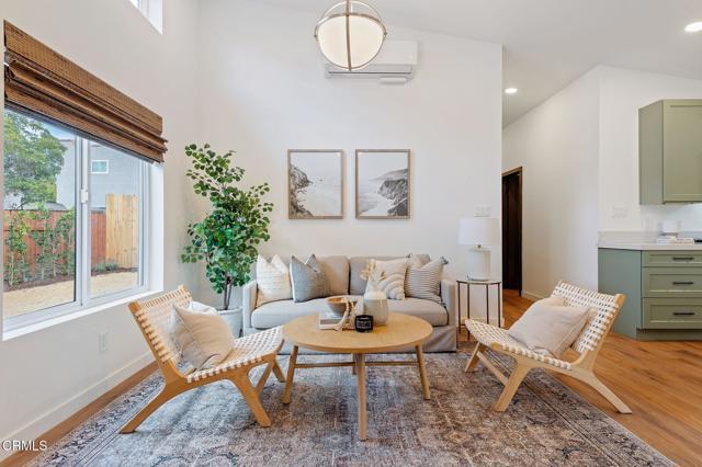 Building Photo - 114 S Santa Rosa St