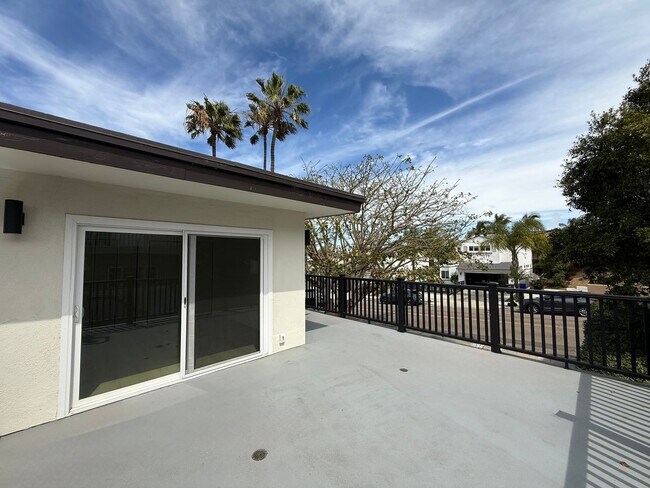 Building Photo - Bright 3BD/2BA Home in Encinitas with Natural Light, In-Unit Laundry & Easy Freeway Access