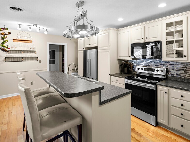 Building Photo - 106 Clubwood Ct