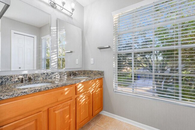 Building Photo - 15016 Heronglen Dr